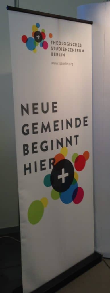 Der Infostand des Theologischen Studienzentrums Berlin